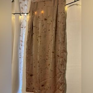 Two-tone, vintage styled floral skirt.